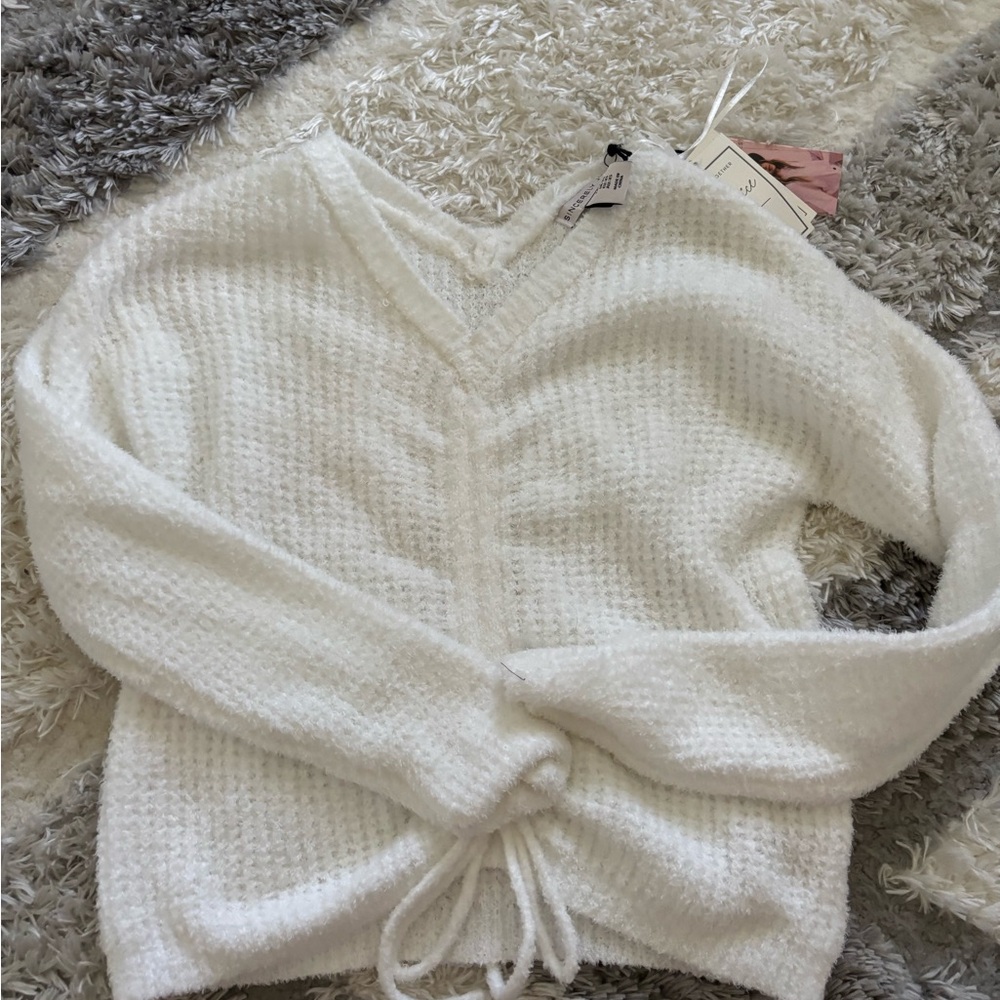 Sincerely Jules White V-Neck Cropped Sweater